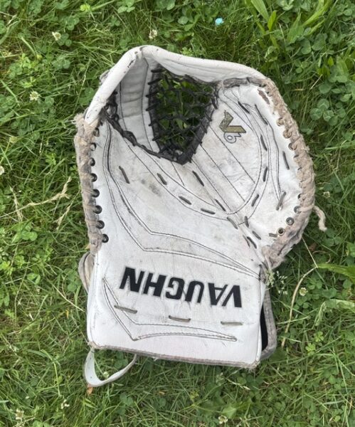 Vaughn V6 Glove (Senior)