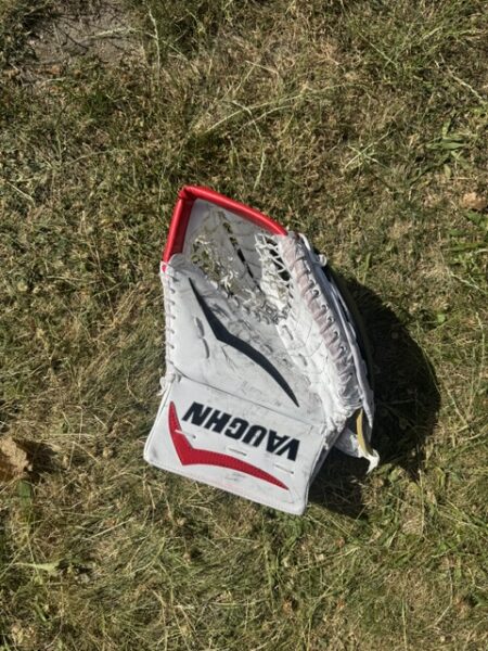 Vaughn V7 Goalie Glove (Senior)