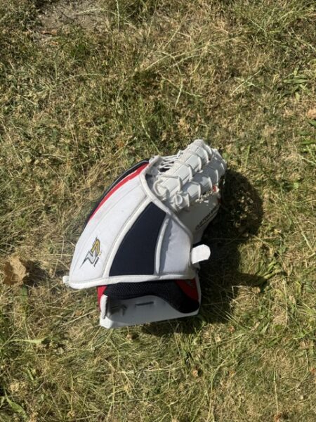 Vaughn V7 Goalie Glove (Senior)